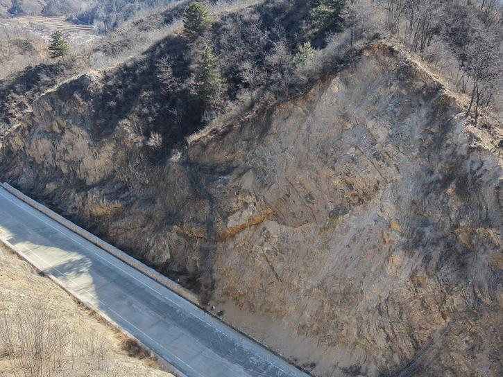 公路邊坡滑坡災(zāi)害