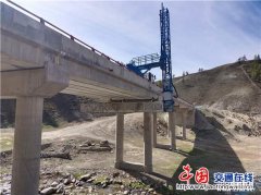 新疆哈巴河公路管理分局對42座橋梁進行橋梁檢測
