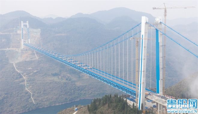 壯觀！甕安至開(kāi)陽(yáng)高速公路開(kāi)州湖特大橋進(jìn)行荷載試驗(yàn)